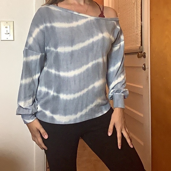 ❌SOLD❌Reposh Danny Tye dye top - Picture 7 of 7